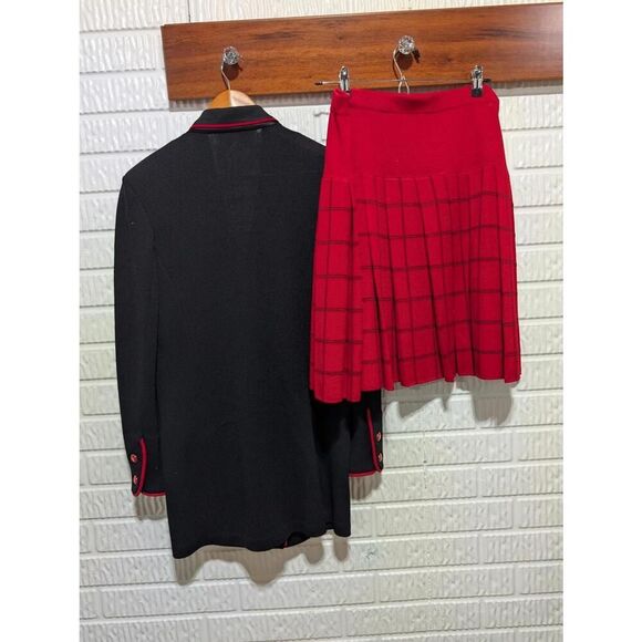 St. John Collection Women's Two-Piece Set - Blazer & Pleated Skirt Sz 10 - Picture 3 of 7